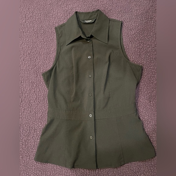 Express sleeveless button down black shirt - Picture 2 of 6